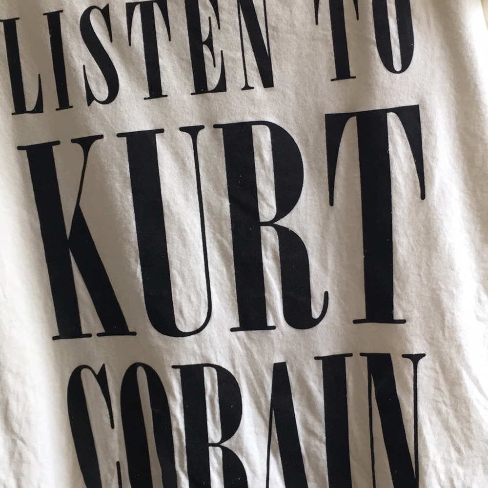 SOLD• {Trunk Ltd} Listen to Kurt Cobain V Neck • - Picture 4 of 5